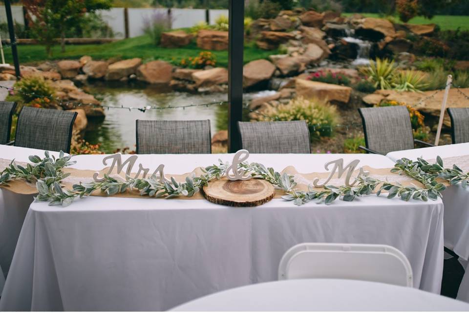 Bride+Groom Table