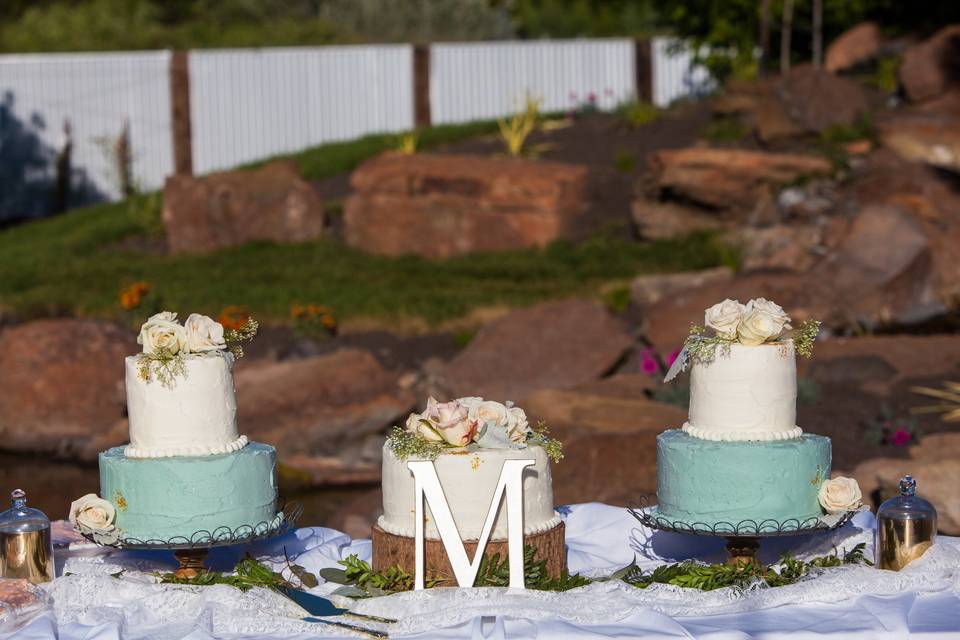 LBR Waterfall Cake Table