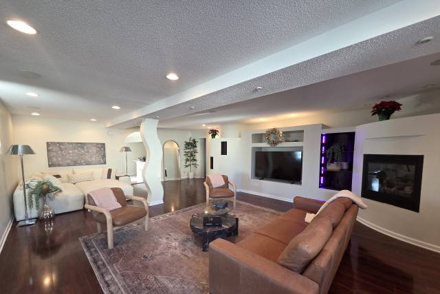 Large Living room, fireplace