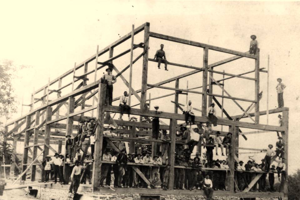 Barn Raising in 1907