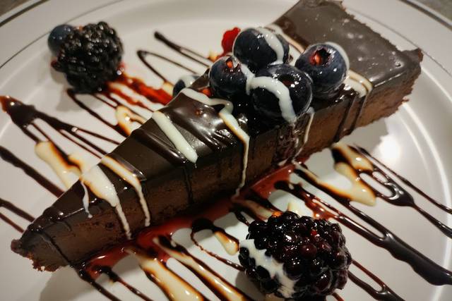 Cakes, Desserts & Ice Cream