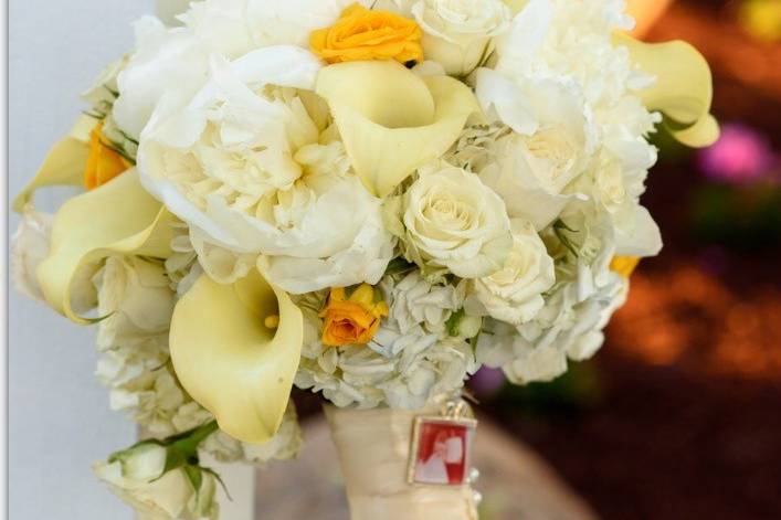 White and yellow arrangement