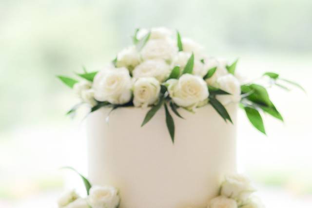 Roses and Ruscus Wedding Cake