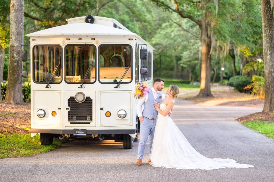 Kiss by the trolly