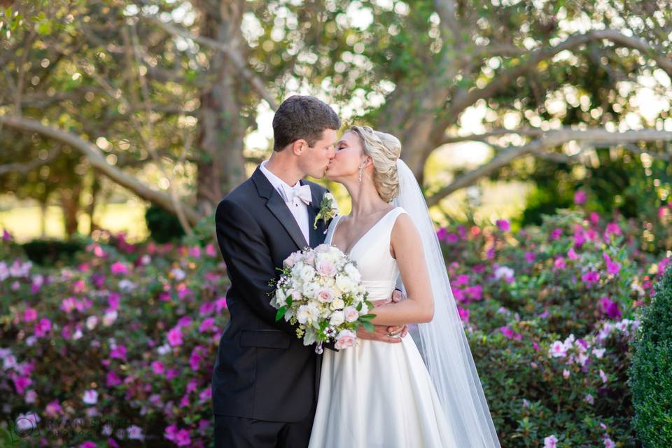 Kiss in the garden