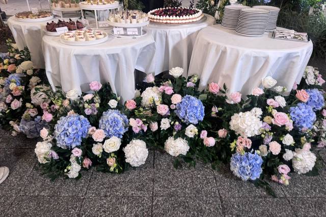 Sweet bar and wedding cake