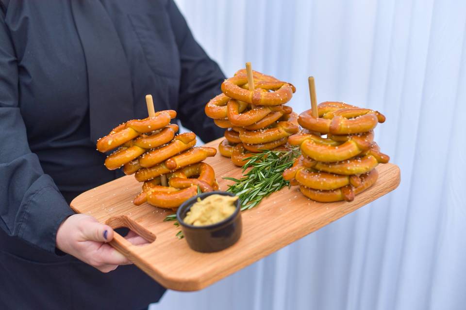 Mini Pretzel Hors D'oeuvres