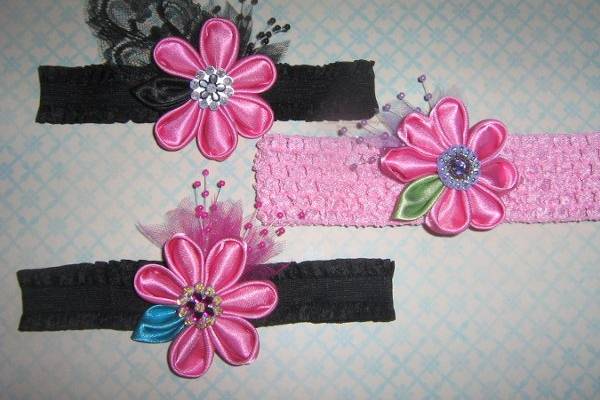Set of 3 Pink and Black Baby HeadBands with Round Petal Daisy Kanzashi Flowers for Photo Prop or Wedding, Rockabilly Style
DeviledHeadBands/Etsy