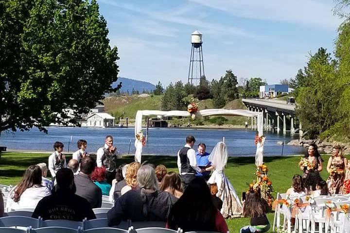 Couple holding champagne