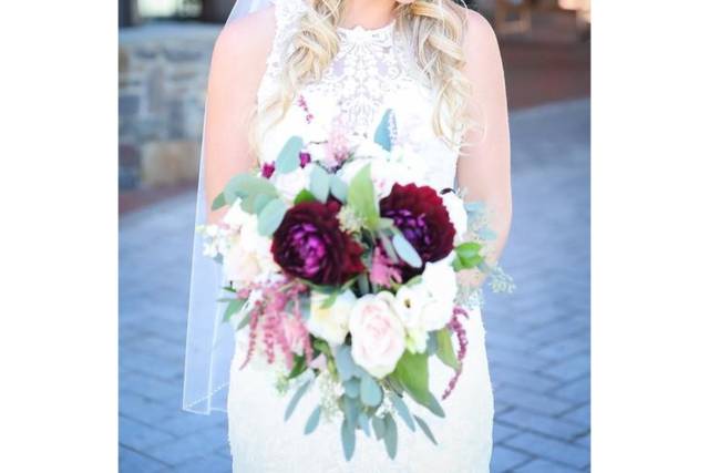 Pin It Up Bridal