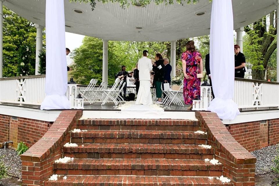 Gazebo Wedding Flowers