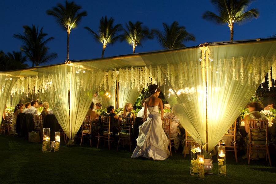 Beautiful outdoor reception at the Four Seasons Resort Lanai at Manele Bay.