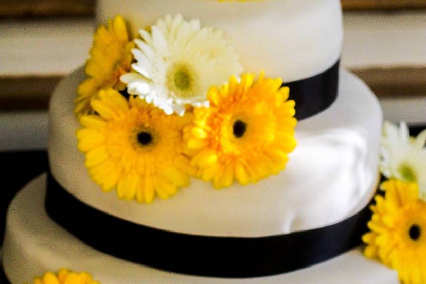 3 layered wedding cake