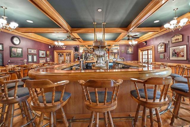 Four Seasons Island Resort