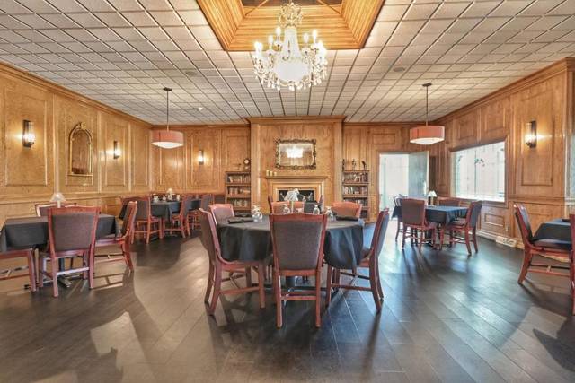 Four Seasons Island Resort