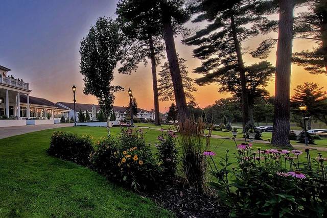 Four Seasons Island Resort