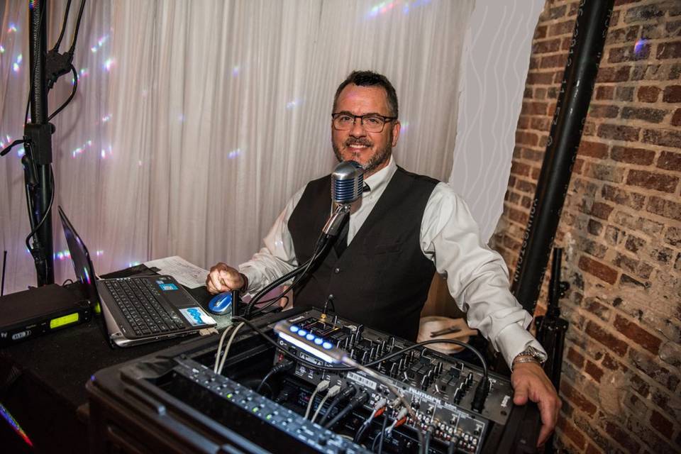 Wedding dj equipment