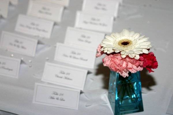 Escort Table Flowers & Cards