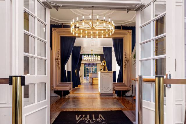 Villa Azur Restaurant & Lounge