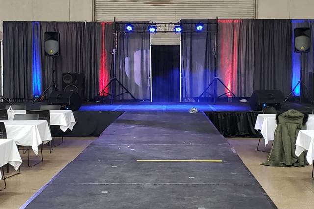 Fasion Show Lighting - Waterloo Convention Center 2_2000w.jpeg