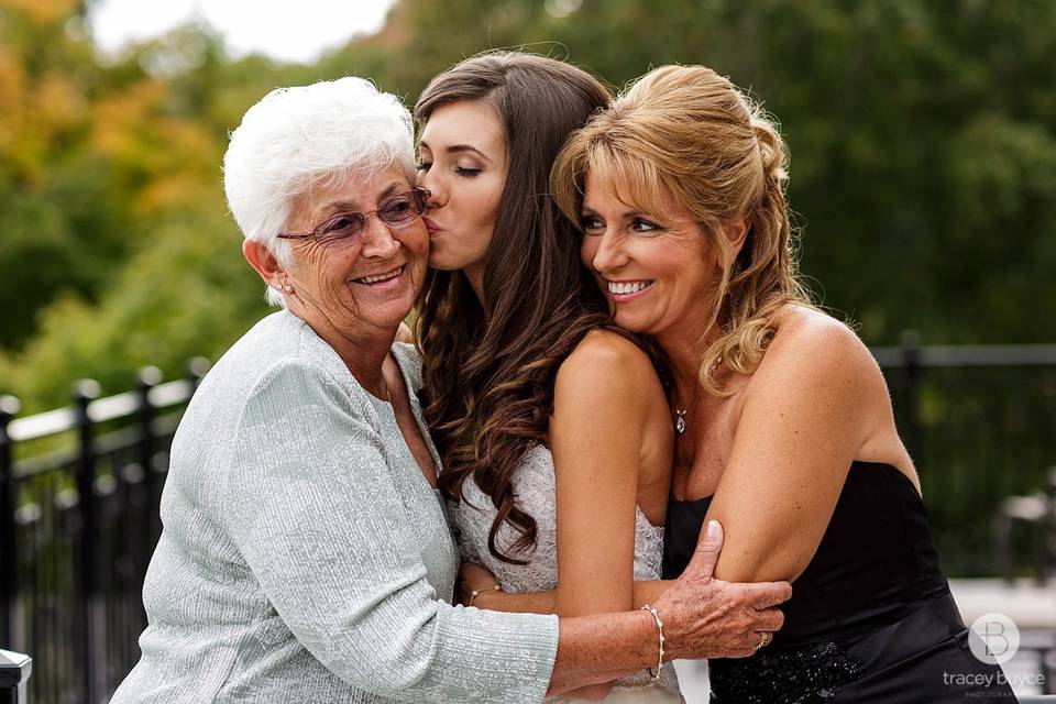 Makeup artist for bride/MOB