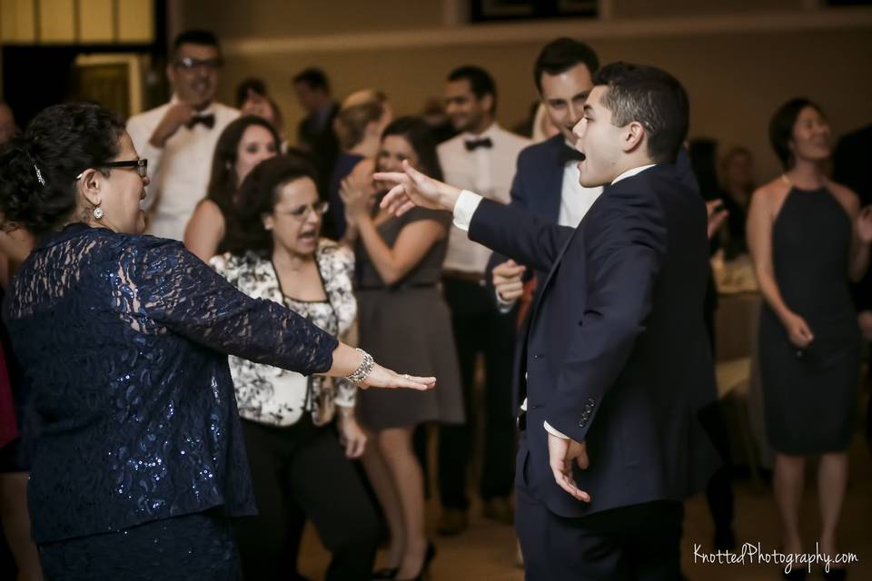 Groom on the dance floor | Knotted Photography