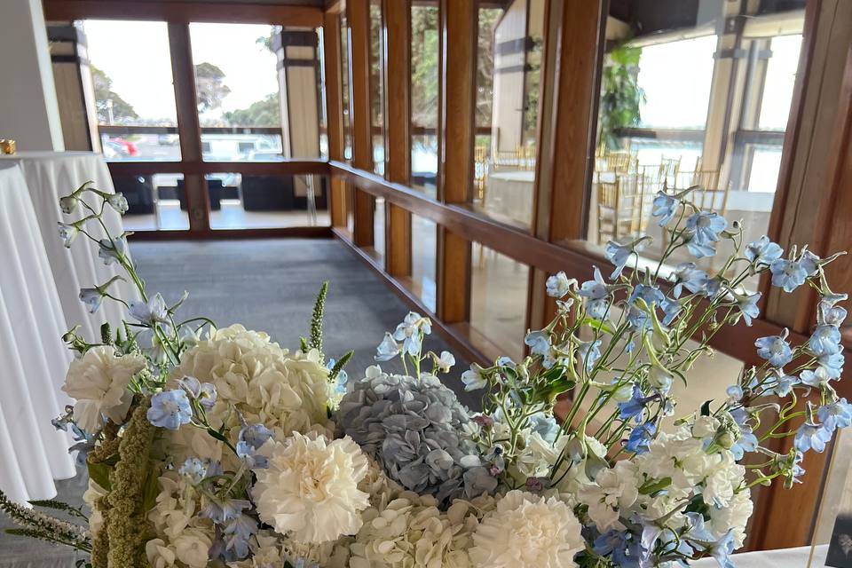 Welcome table