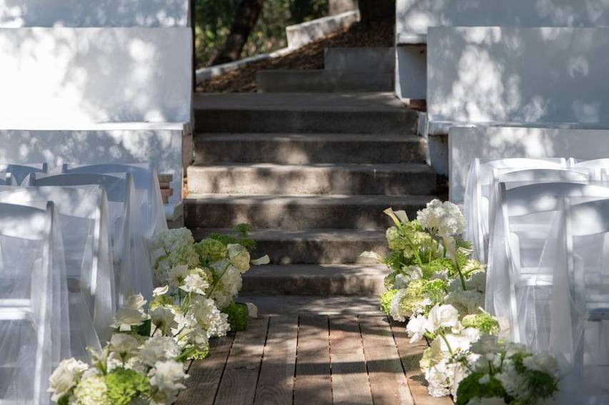 Aisle decor