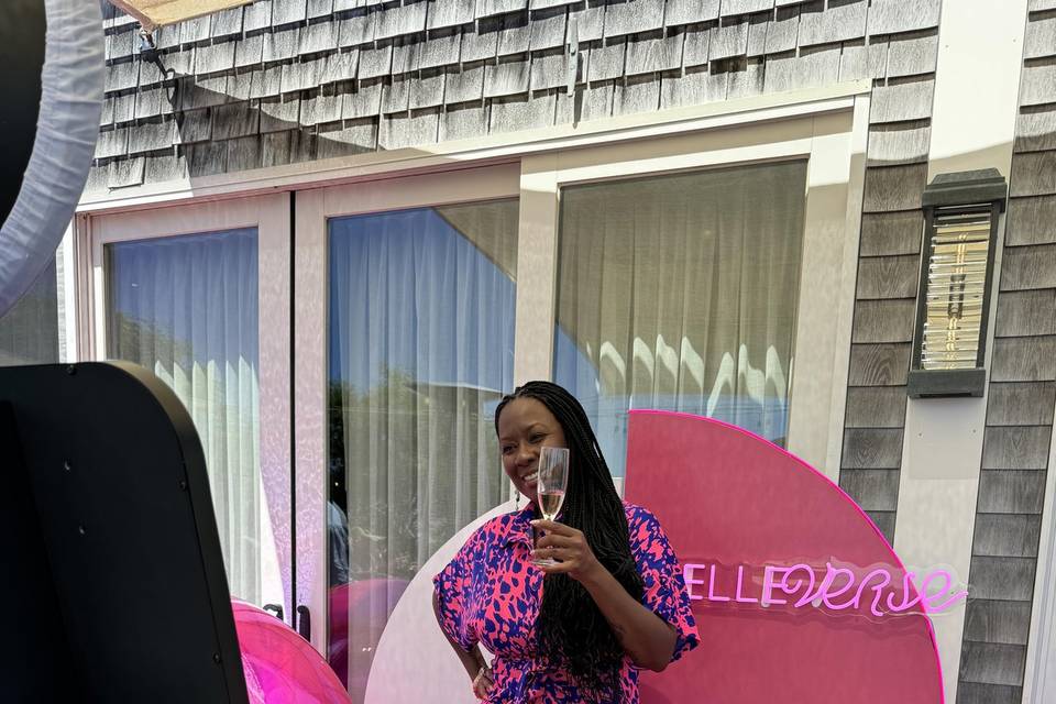 Magic Mirror Photo Booth