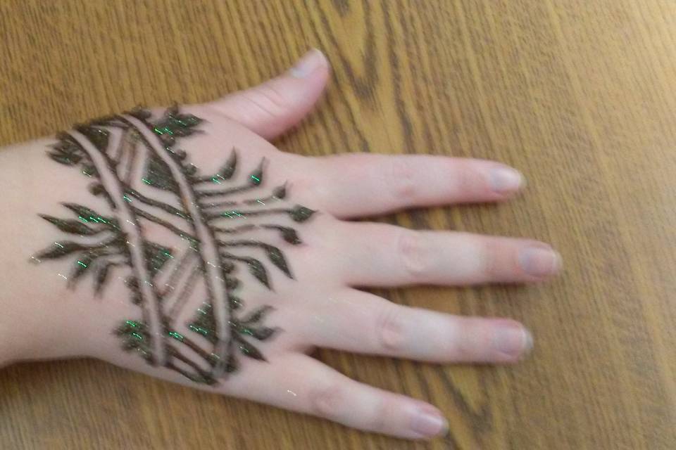 Henna Hand 2