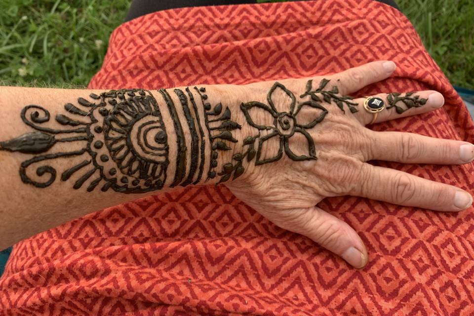 Henna wrist arm hand