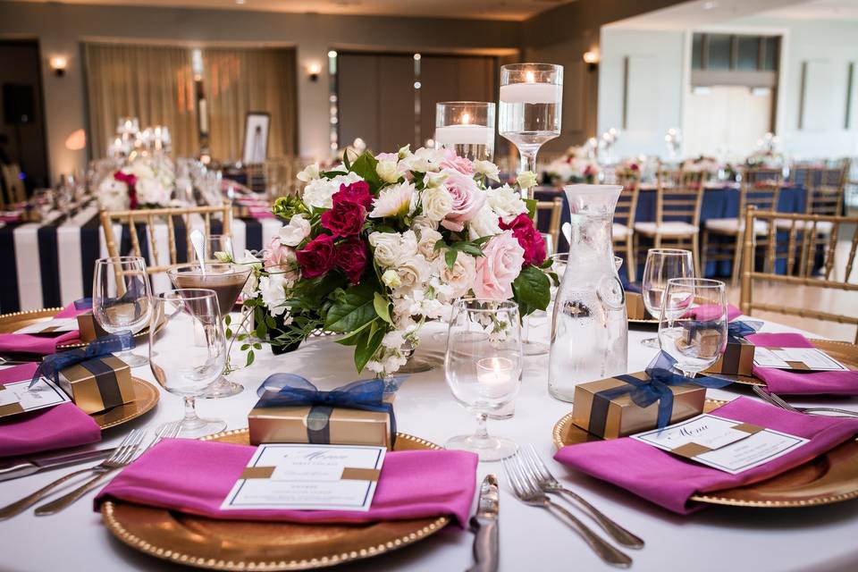 Gold chargers table setting