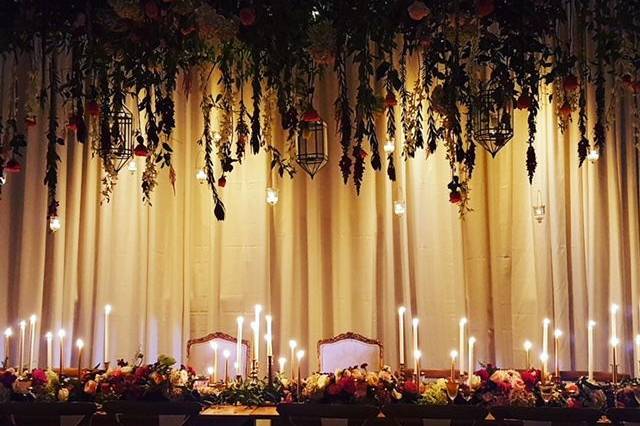 Head table arrangement