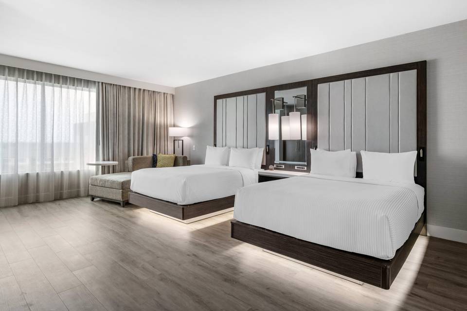 Cambria Queen Executive