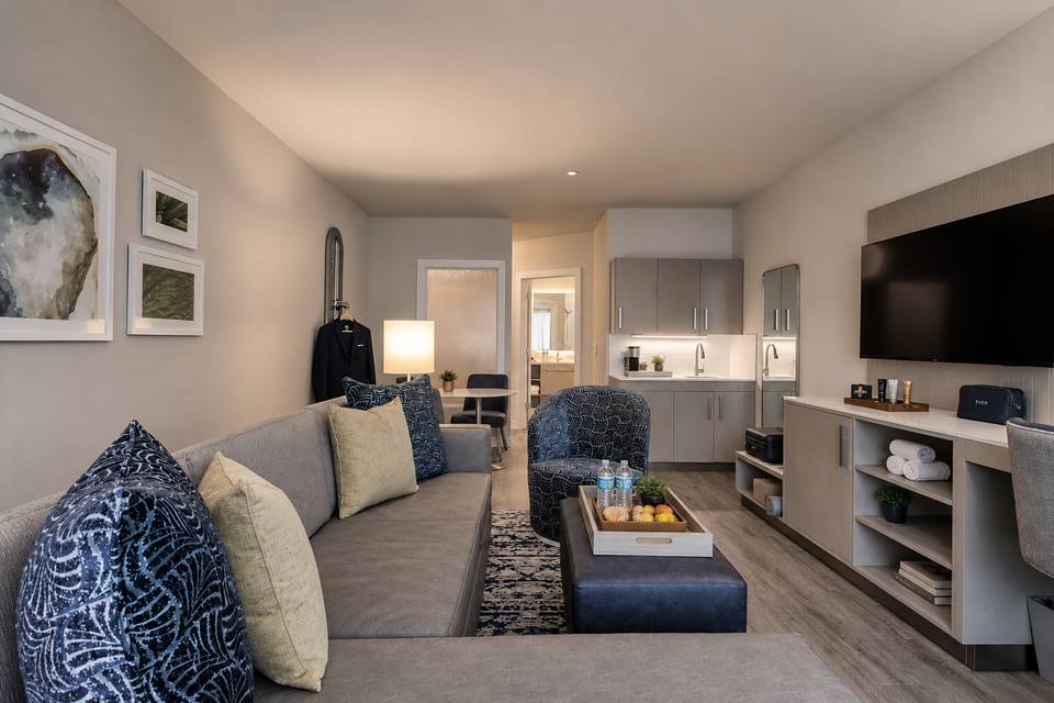 EVEN King Living Room Suit
