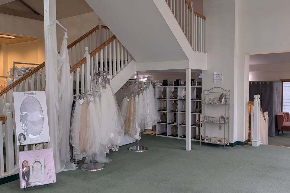 Veils & Accessories