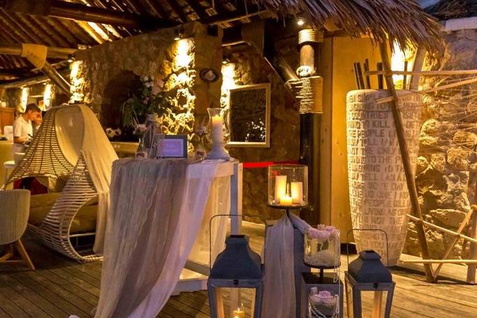 LovWed in Santorini
