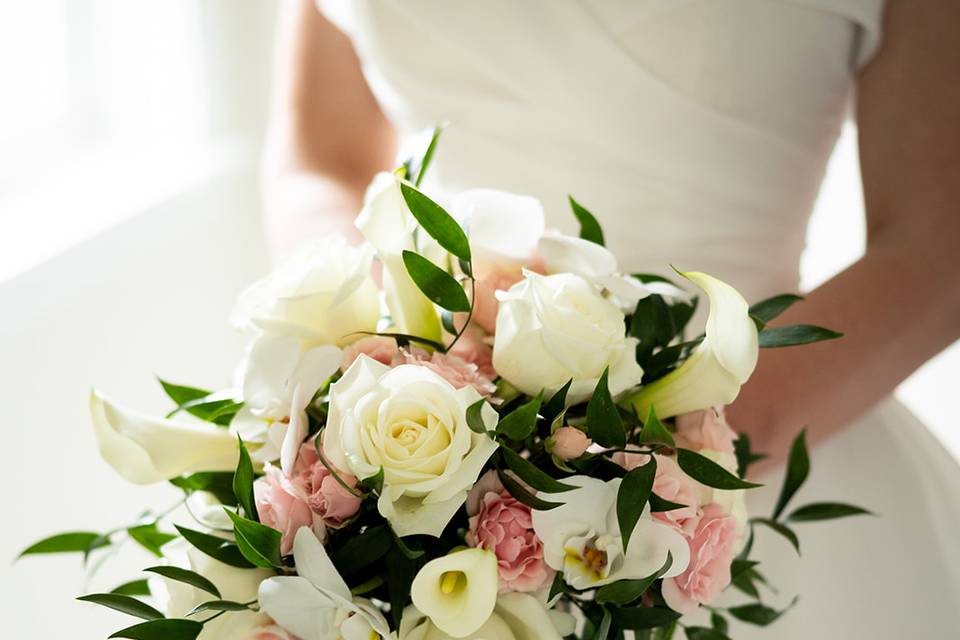 Cascading bridal bouquet