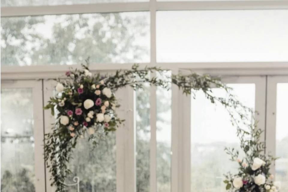 Arch and sweetheart table
