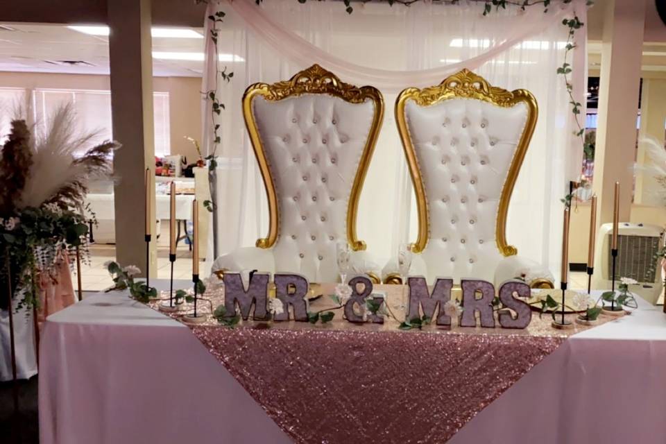 Sweetheart table