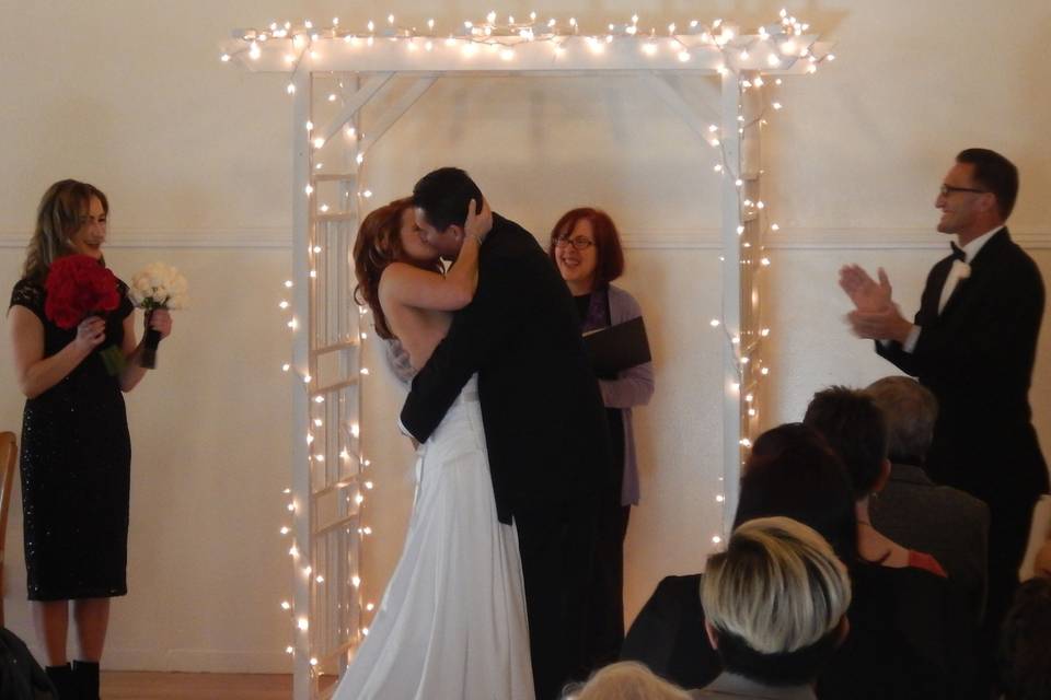 Newlyweds kiss at Pedro Pt.