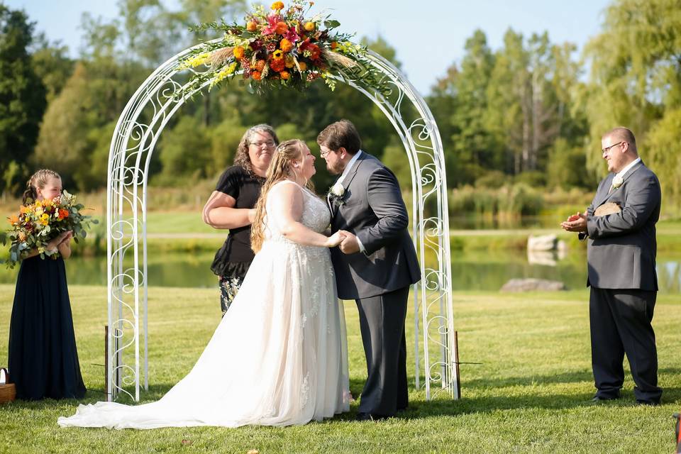 Arbor included for ceremonies.