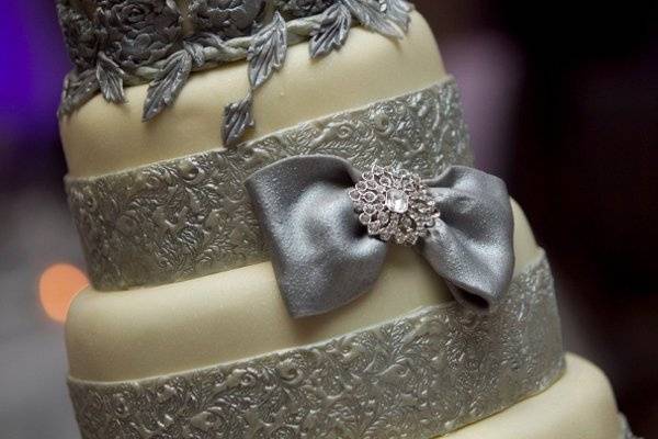 wedding cake with ribbon