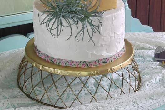 A Beautiful Maine Wedding Cake/All Occasion Cakes