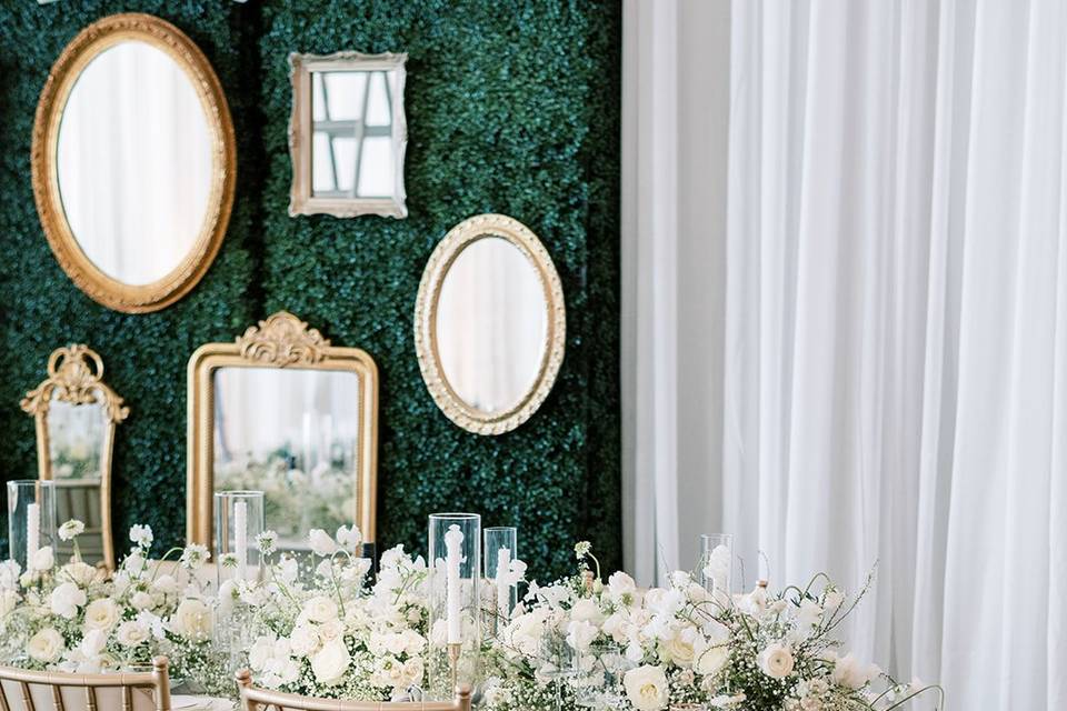 Head table cascading garland