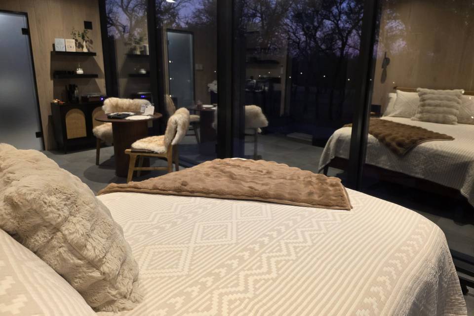 Luxurious Queen Bed