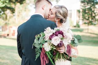 Southern Knot Weddings & Floral Design