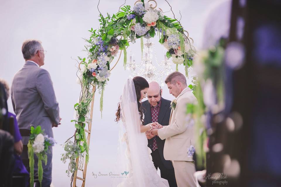 Southern Knot Weddings & Floral Design