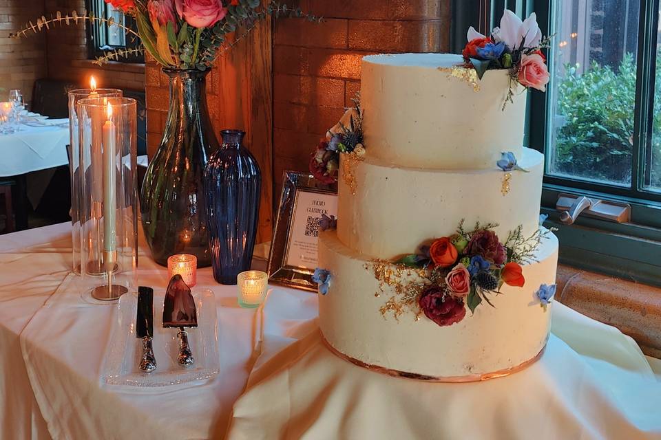 Cake by North Pond
