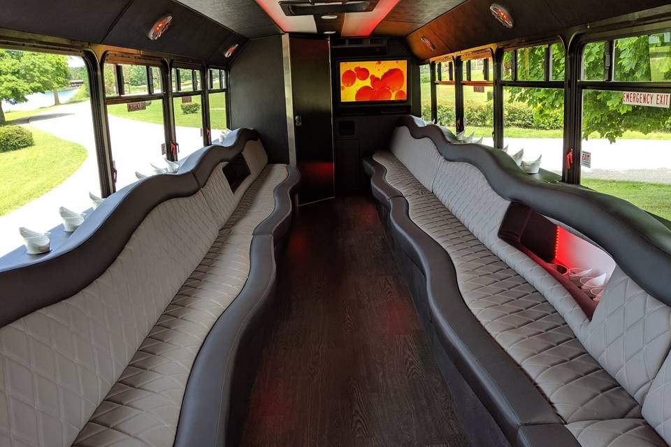 30 limobus interior